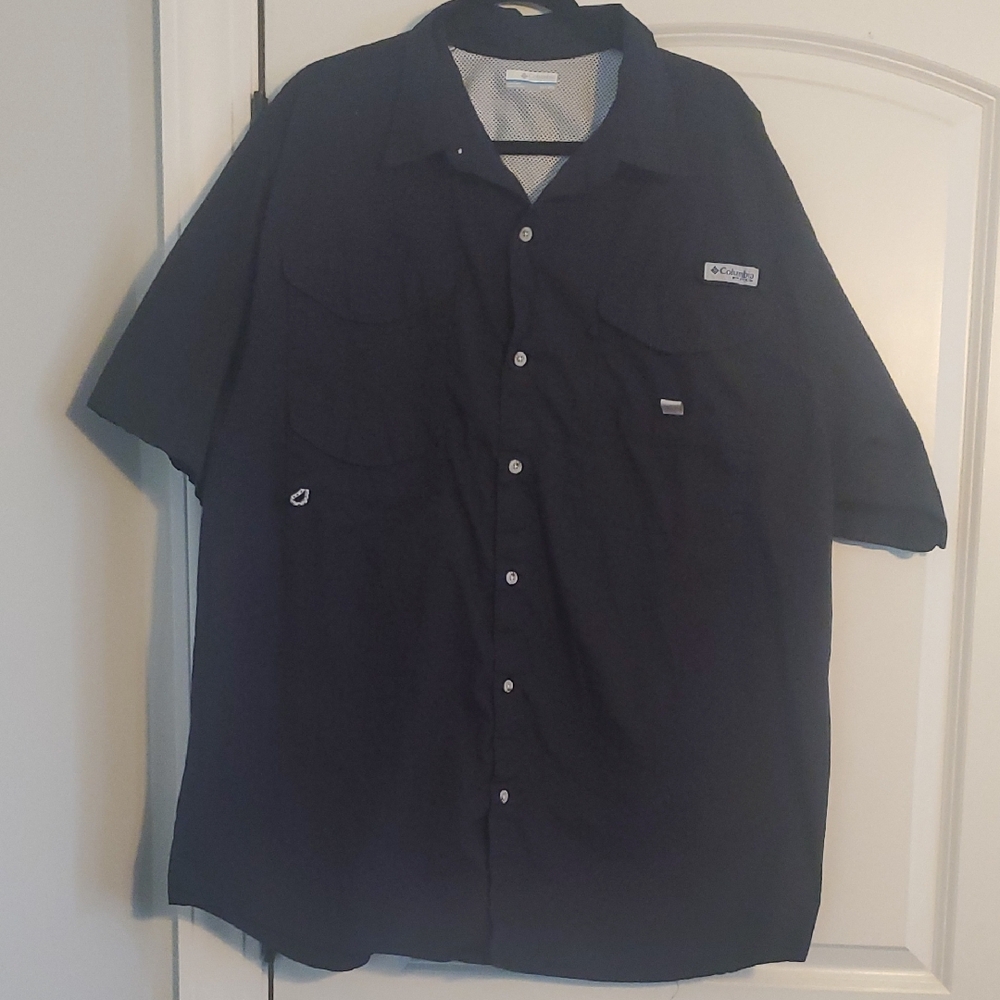Columbia Men's Dark Blue Short Sleeve Shirt